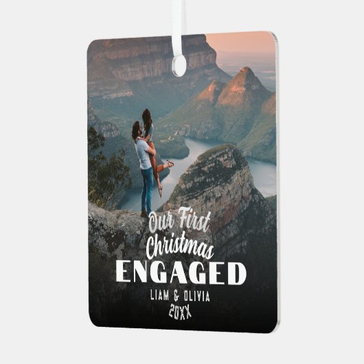 Onze eerste kerst maakte gebruik van minimale kopp metalen ornament (Voorkant links)