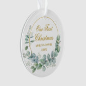 Onze eerste kerst met eucalyptus laat goud over ornament (voorkant)
