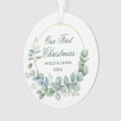 Onze eerste kerst met eucalyptus laat groen achter ornament (voorkant)