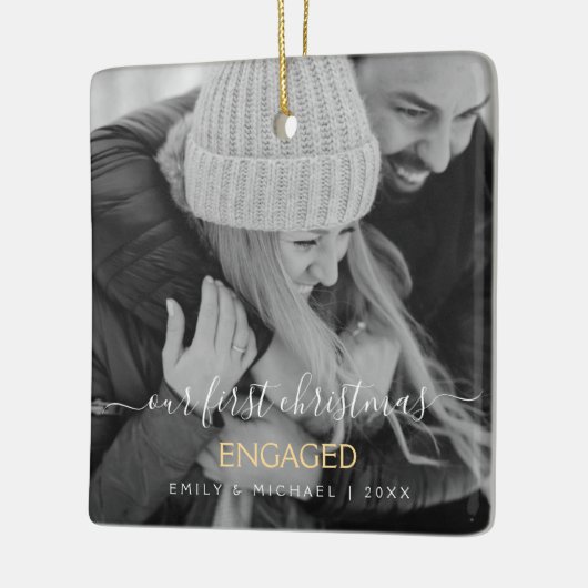 Onze eerste kerst met hand briefing met hand keramisch ornament (Links)