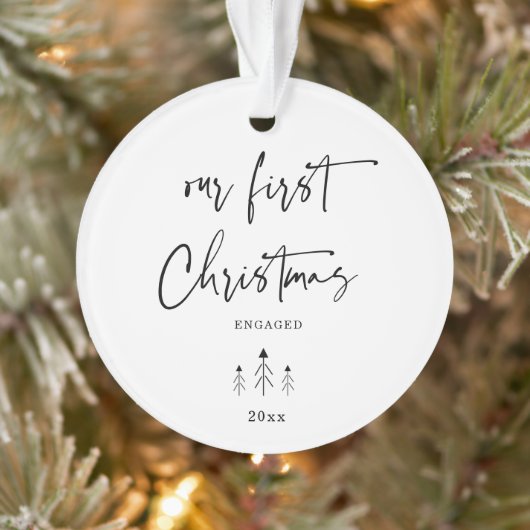 Onze eerste Kerst Minimal Verloving Fotogeschenk Ornament (Boom)