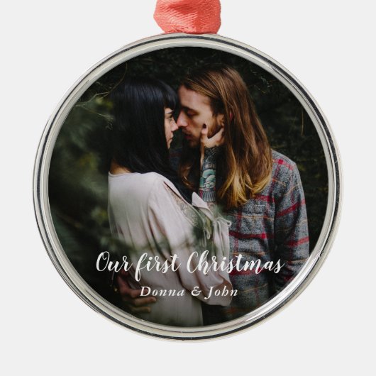 Onze eerste kerst | Moderne Script Couple Photo Metalen Ornament (Voorkant)