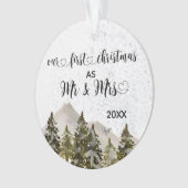 Onze eerste kerst Mr & Mrs Hand Lettered Pine Ornament (voorkant)