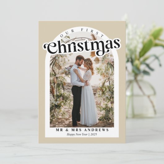Onze eerste kerst Pas getrouwd foto boog geruit Feestdagenkaart (Staand voorkant)