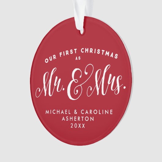 Onze eerste kerst pasgetrouwde gepersonaliseerde v ornament (voorkant)