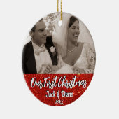 Onze eerste kerst Passen getrouwd gepersonaliseerd Keramisch Ornament (Rechts)