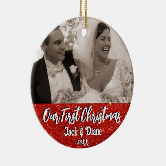 Onze eerste kerst Passen getrouwd gepersonaliseerd Keramisch Ornament (Rechts)