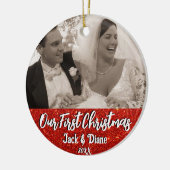 Onze eerste kerst Passen getrouwd gepersonaliseerd Keramisch Ornament (Links)