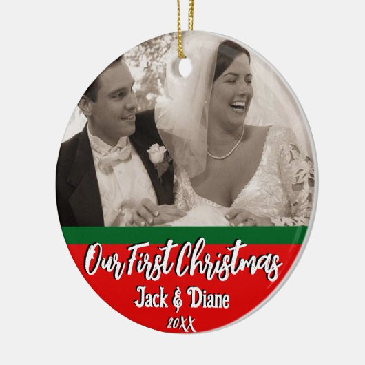 Onze eerste kerst Passen getrouwd gepersonaliseerd Keramisch Ornament (Links)