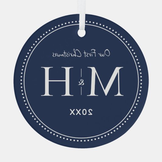 Onze eerste kerst Passen getrouwd Monogram Navy Bl Glas Ornament (Achterkant)