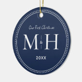 Onze eerste kerst Passen getrouwd Monogram Navy Bl Keramisch Ornament (Links)
