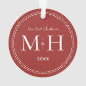 Onze eerste kerst Passen getrouwd Monogram rood Ornament (achterkant)