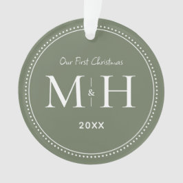 Onze eerste kerst Passen getrouwd Monogram Sage Gr Ornament