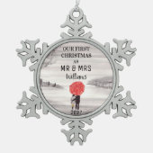 Onze eerste kerst rode paraplu liefde paar tin sneeuwvlok ornament (Voorkant)