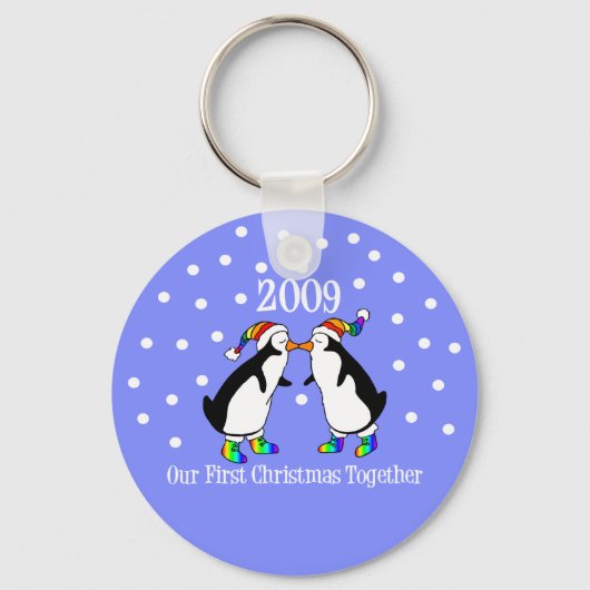 Onze eerste kerst samen 2009 (GLBT-pinguïns) Sleutelhanger (Voorkant)