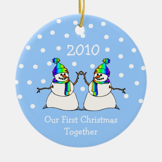 Onze eerste kerst samen 2010 (GLBT Snowmen) Keramisch Ornament (Voorkant)