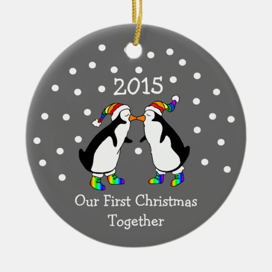 Onze eerste kerst samen 2015 (LGBT-pinguïns) Keramisch Ornament (Voorkant)