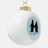 Onze eerste kerst samen met onze pinguïns keramische bal ornament (Links)