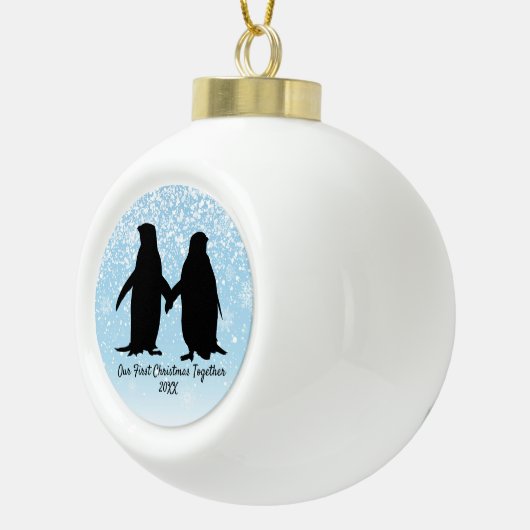 Onze eerste kerst samen met onze pinguïns keramische bal ornament (Rechts)