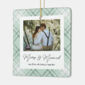 Onze eerste kerst samen vrolijk en getrouwd keramisch ornament (Links)