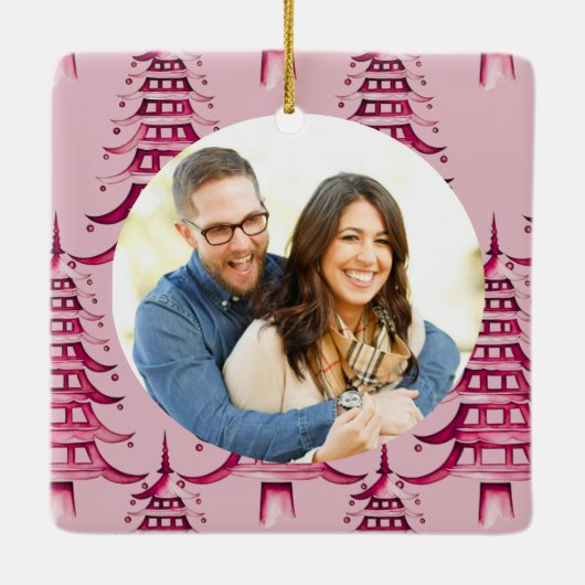 Onze eerste kerst trouwde met een rode pagode keramisch ornament (Achterkant)