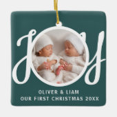 Onze eerste kerst tweeling foto groene Keepsake Keramisch Ornament (Voorkant)