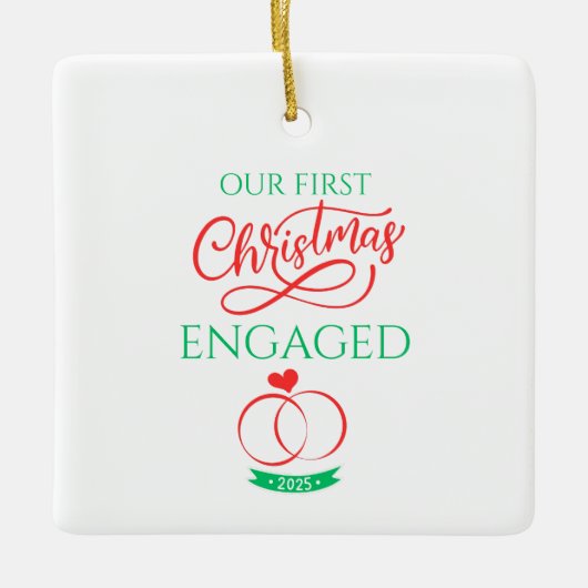 Onze Eerste Kerst Verloofd 2025 Keramisch Ornament (Voorkant)