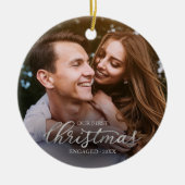 Onze Eerste Kerst Verloofd Zilver Folie Schrift Keramisch Ornament (Voorkant)