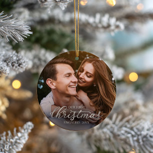 Onze Eerste Kerst Verloofd Zilver Folie Schrift Keramisch Ornament