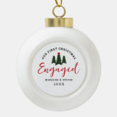 Onze eerste kerst verloofde koppels gepersonalisee keramische bal ornament (Voorkant)