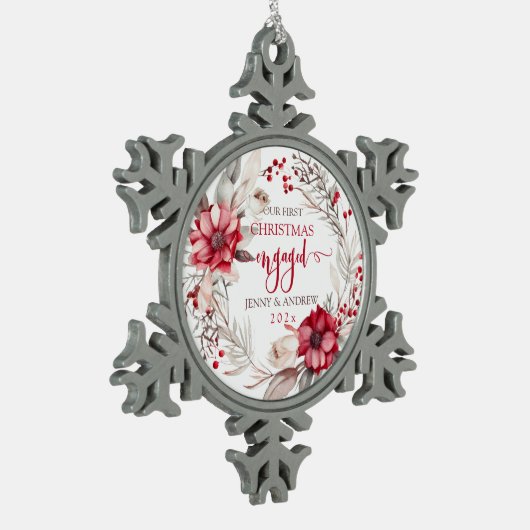 Onze eerste kerst verloofde krans tin sneeuwvlok ornament (Links)