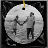 Onze eerste kerst verloofde zwart-wit foto keramisch ornament