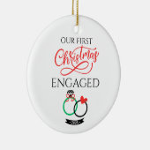 Onze Eerste Kerst Verloving 2025 Keramisch Ornament (Rechts)