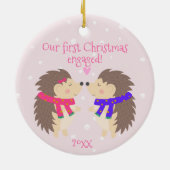 Onze eerste kerst was verloofd. Cute Hedégels Keramisch Ornament (Achterkant)