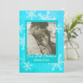 Onze eerste kerstblauwe sneeuwvlokken minimalistis feestdagenkaart (Staand voorkant)