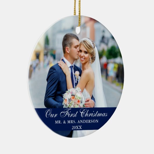 Onze eerste kerstbruiloft foto Blauw Keramisch Ornament (Rechts)