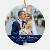 Onze eerste kerstbruiloft foto Blauw Keramisch Ornament (Voorkant)