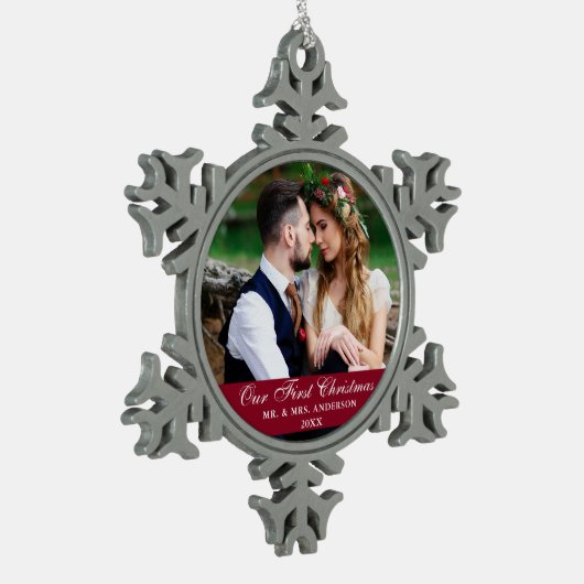 Onze eerste kerstbruiloft Foto Burgundy Tin Sneeuwvlok Ornament (Links)