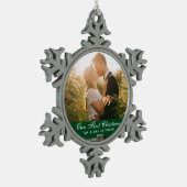 Onze eerste kerstbruiloft Foto groen Tin Sneeuwvlok Ornament (Links)