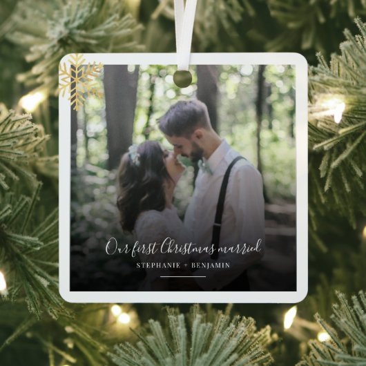 Onze eerste kerstbruiloft Foto Holiday Metalen Ornament (Insitu)