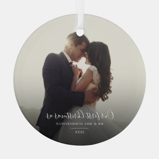 Onze eerste kerstbruiloft Foto Keepslag Holiday Glas Ornament (Achterkant)