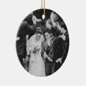 Onze eerste kerstbruiloft foto keramisch ornament (Rechts)