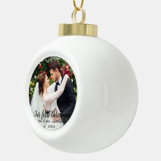 Onze eerste kerstbruiloft foto keramische bal ornament (Rechts)
