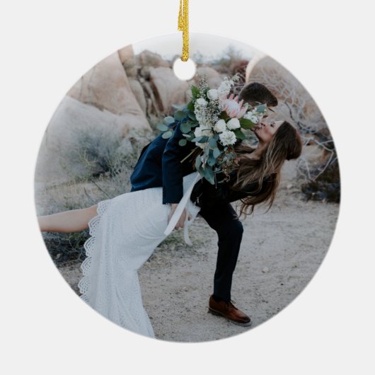 Onze eerste kerstbruiloft fotoversiering keramisch ornament (Achterkant)