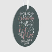 Onze eerste kerstcadeau voor meneer en mevrouw ornament (voorkant)