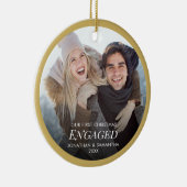 Onze eerste kerstcadeaufoto Gold Keramisch Ornament (Rechts)