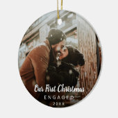 Onze eerste kerstcadeaufoto in Chalk Script Keramisch Ornament (Links)