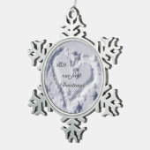 Onze eerste kerstcadeautje Snowflake Tin Sneeuwvlok Ornament (Rechts)