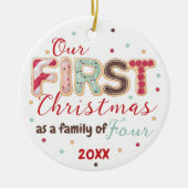 Onze eerste kerstfamilie van 4 jaar Baby's First Keramisch Ornament (Voorkant)