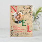 Onze eerste kerstfeestelijke 1e Noel familiefoto Feestdagenkaart (Staand voorkant)